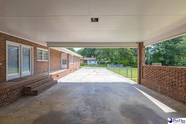 Building Photo - 2318 W Heron Dr