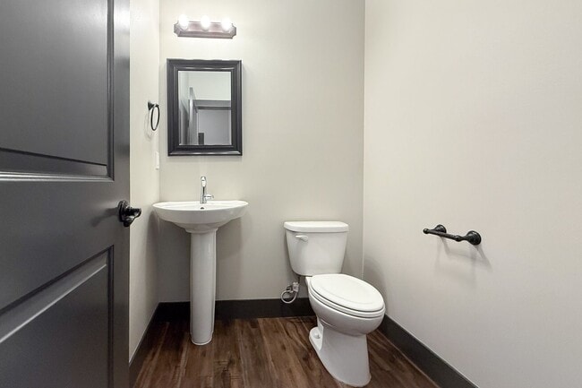 Building Photo - Beautiful 4-Bedroom House with Large Backy...