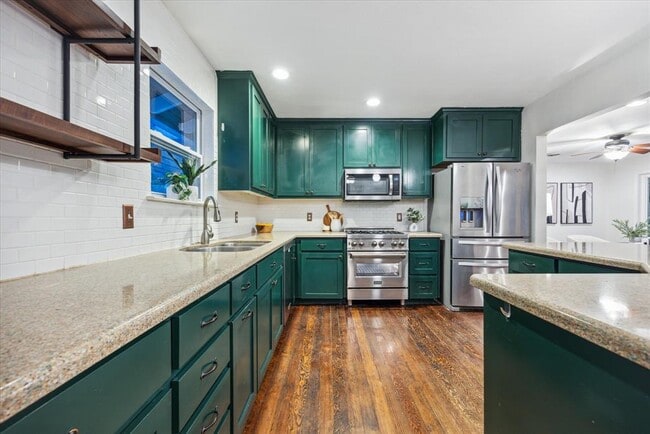 Building Photo - 1804 E 39th St