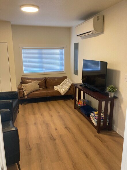 Building Photo - 14275 Avon Allen Rd