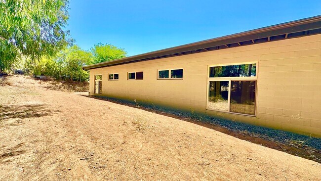Building Photo - Beautifully Remodeled Top to Bottom Single...