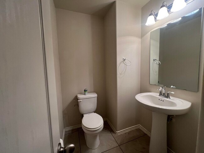 Building Photo - 815 Bartolome Ln
