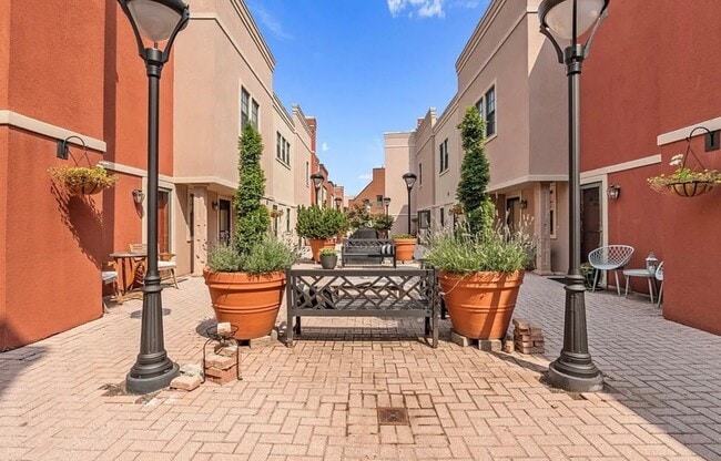 Building Photo - 133 Walton St