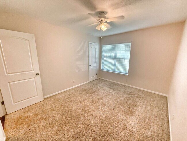 Building Photo - Charming 3-Bedroom Home with Spacious Layo...