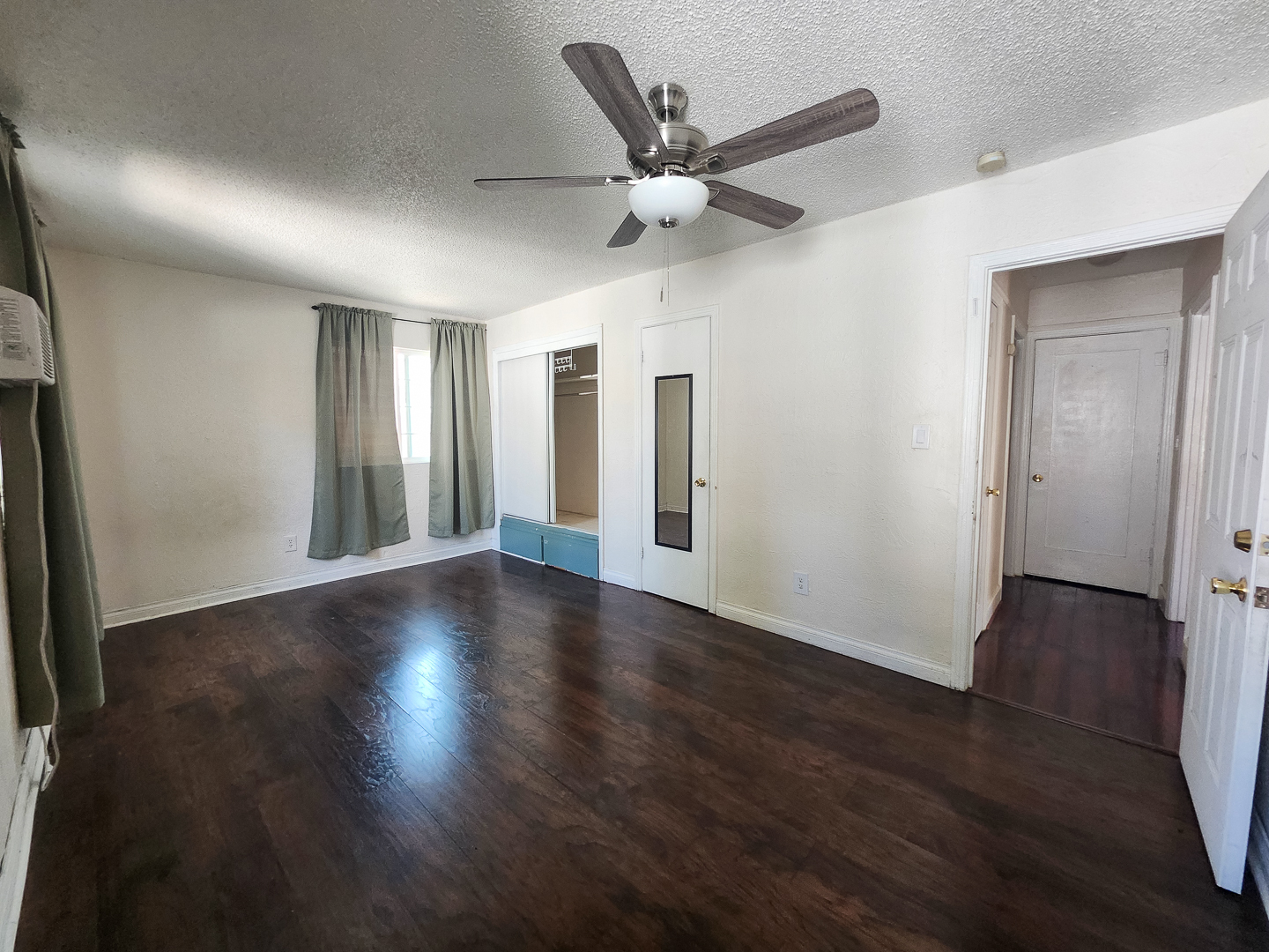 Building Photo - 1347 Genevieve St