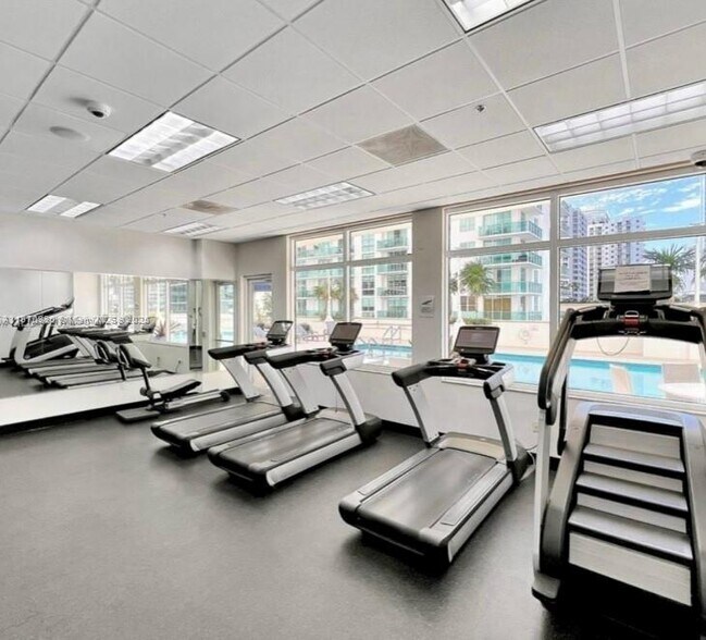 Building Photo - 1200 Brickell Ave