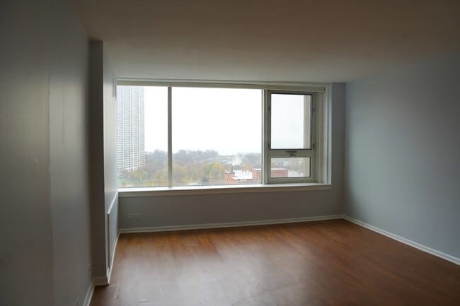 Building Photo - 2728 N Hampden Ct