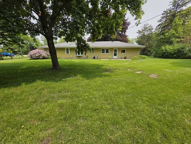 Building Photo - 4465 N 147th St