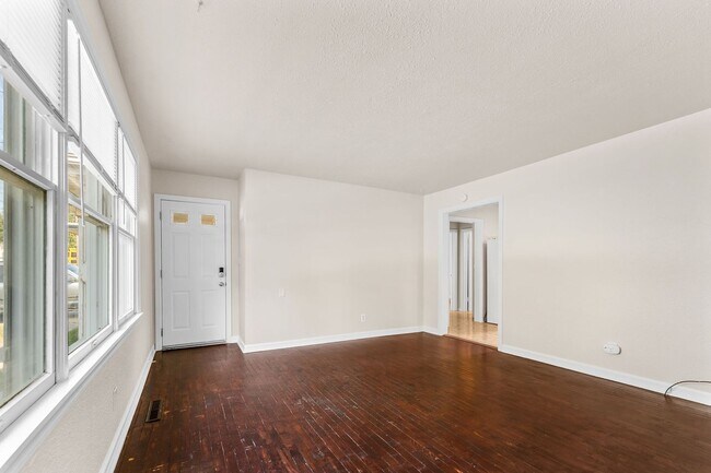 Building Photo - Stanford Duplex