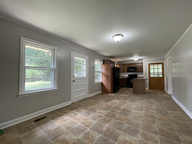 Building Photo - 27 Bethlehem Church Rd