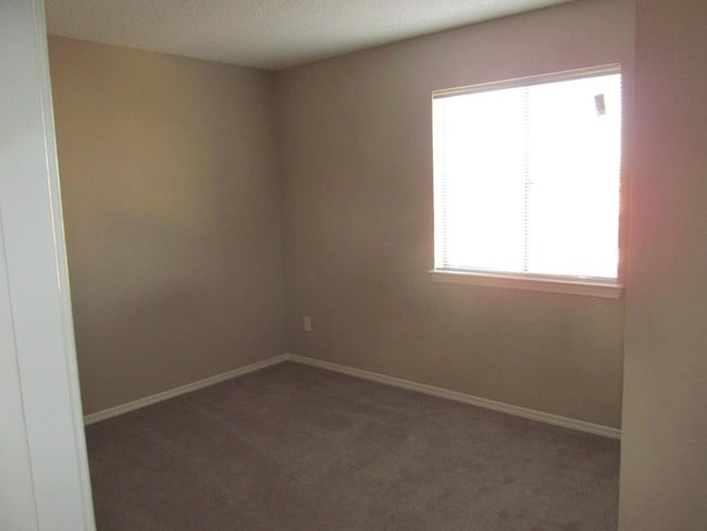 Building Photo - 11728 Mesquite Bush Dr