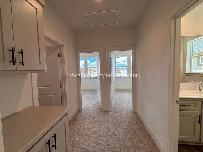 Building Photo - 1112 Little Ln