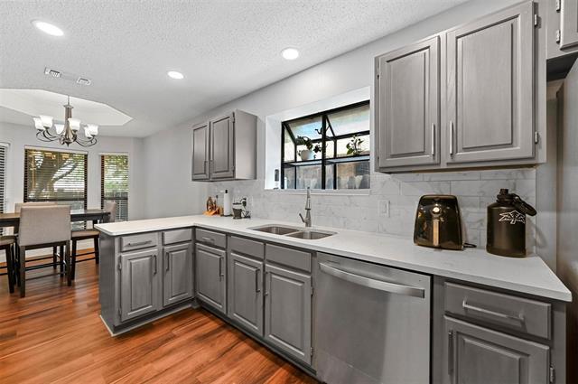 Building Photo - 2530 Seven Hills Dr