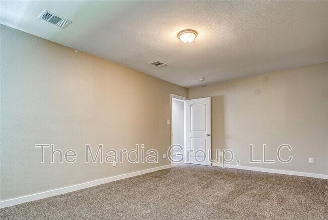 Building Photo - 1110 Woburn Dr