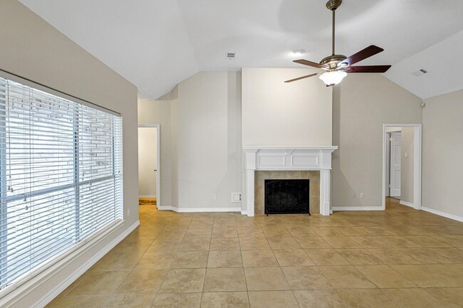 Building Photo - 1438 Crescent Green Dr