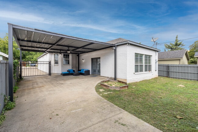 Building Photo - 810 Turner Ave