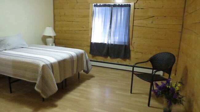 Building Photo - Lauesen Ave.