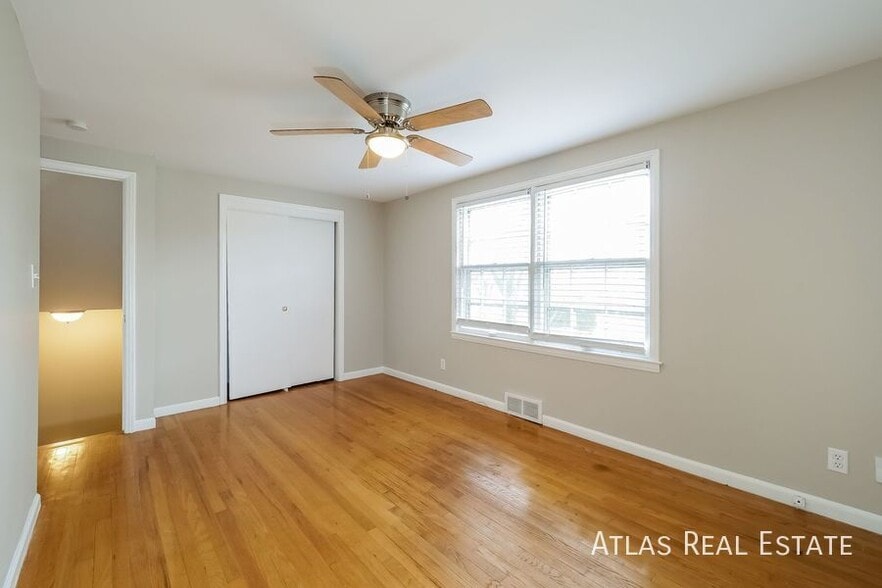 Building Photo - 5509 W 92nd Pl