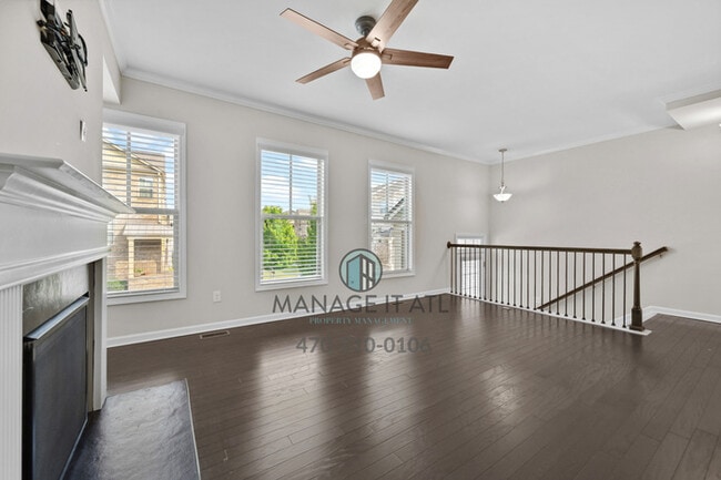 Building Photo - A beautifully maintained 3-bedroom, 3.5-ba...