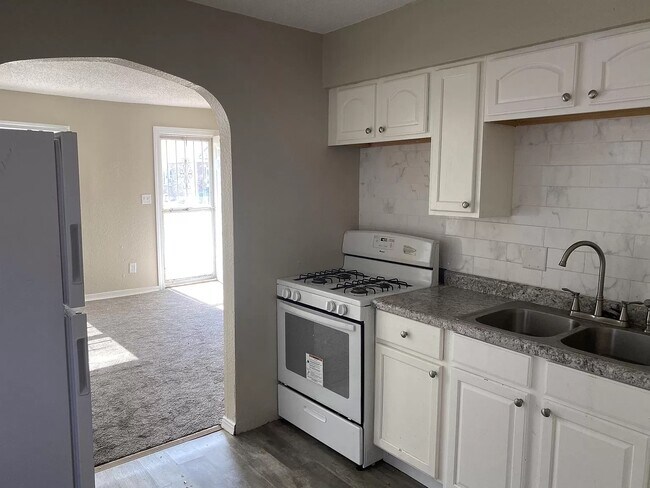 Building Photo - 1341 Taft St