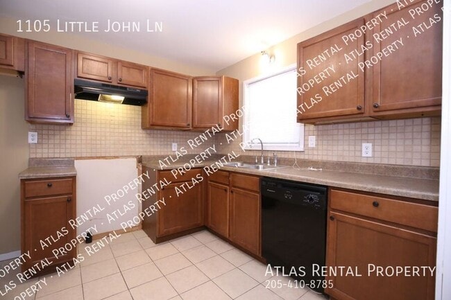 Building Photo - 1105 Little John Ln
