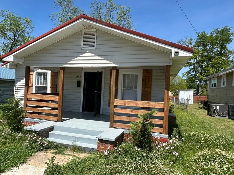 Building Photo - 2904 Garrison Ave SW