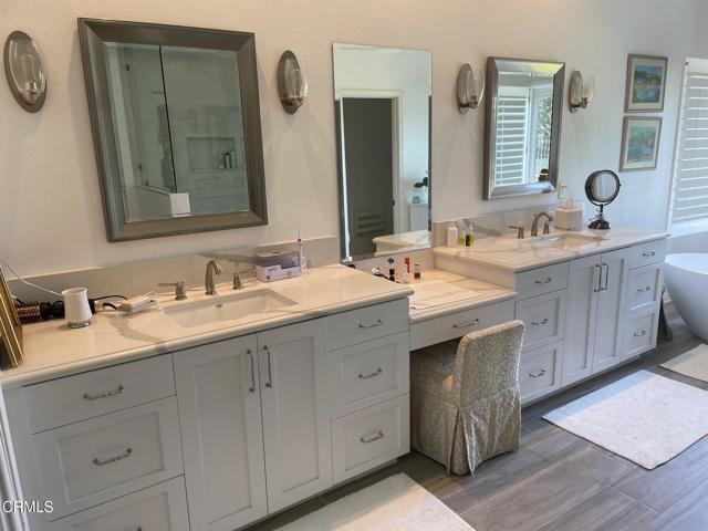 Building Photo - 2109 Valleyfield Ave