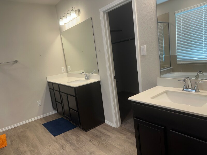 Building Photo - 8981 Fair Oaks Dr