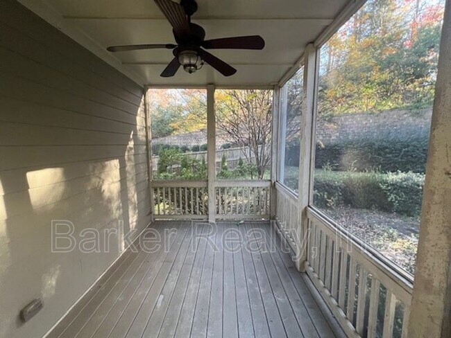 Building Photo - 324 Matilda Pl