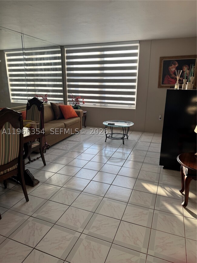 Building Photo - 2899 Collins Ave
