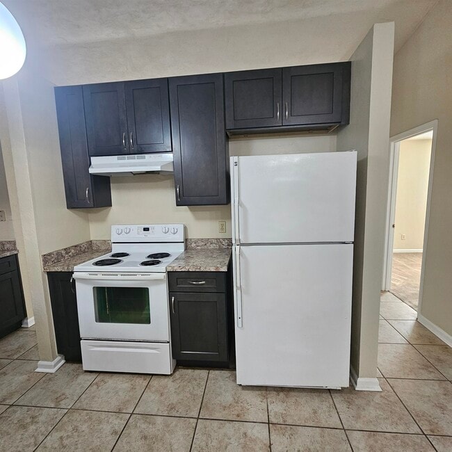 Building Photo - 261 Starmount Dr