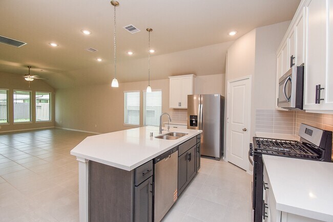 Building Photo - 8930 Field Daisy Ct
