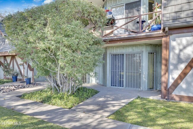 Building Photo - 350 Thunderbird Dr
