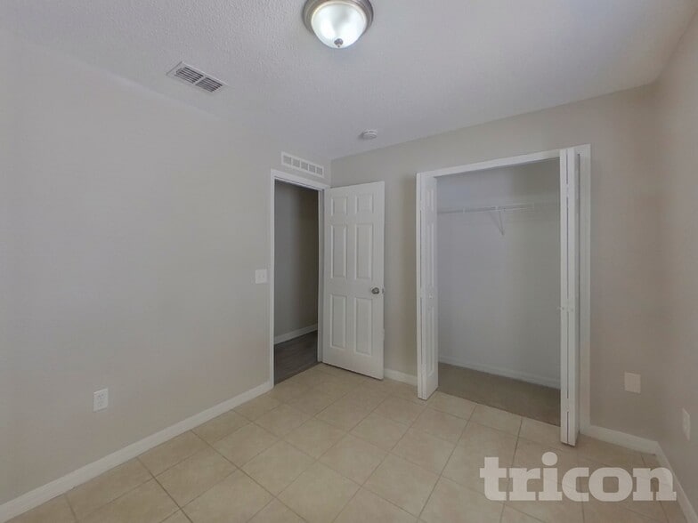 Building Photo - 810 Ognon Ct