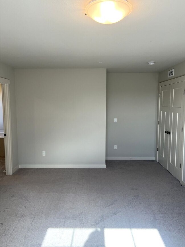 Building Photo - Beautiful Beaverton 4 Bedroom Home with Open Floor Plan, Deck & Upstairs Bonus Room