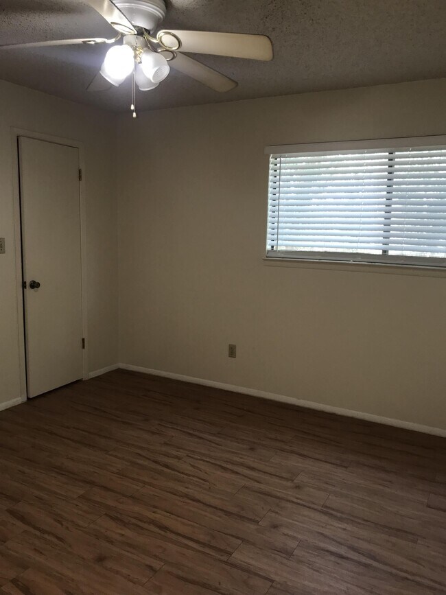 Building Photo - 603 Bracewood Cir