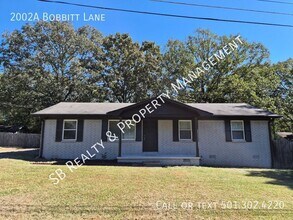 Building Photo - 2002 Bobbitt Ln