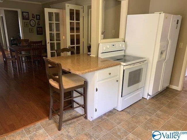 Building Photo - 3500 Colonial Dr