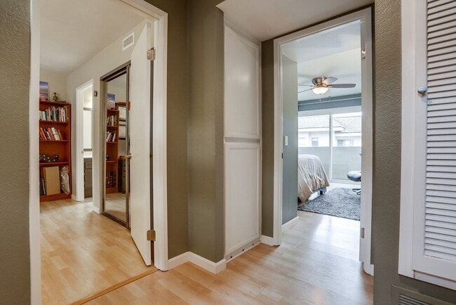 Building Photo - Welcome to this beautiful 1,042 sq. ft. condo offering modern comfort in a prime location!