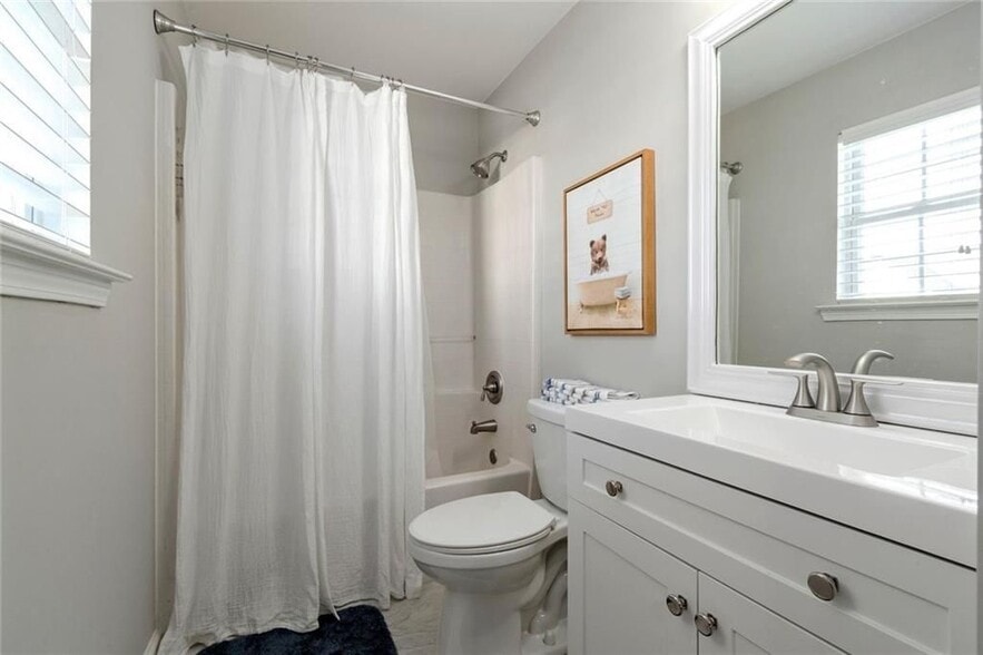 Building Photo - 226 Fox Creek Blvd