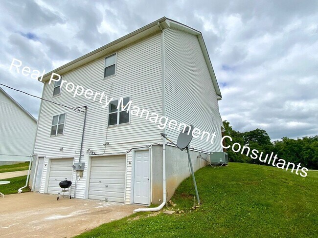 Building Photo - Redbud Ridge 7