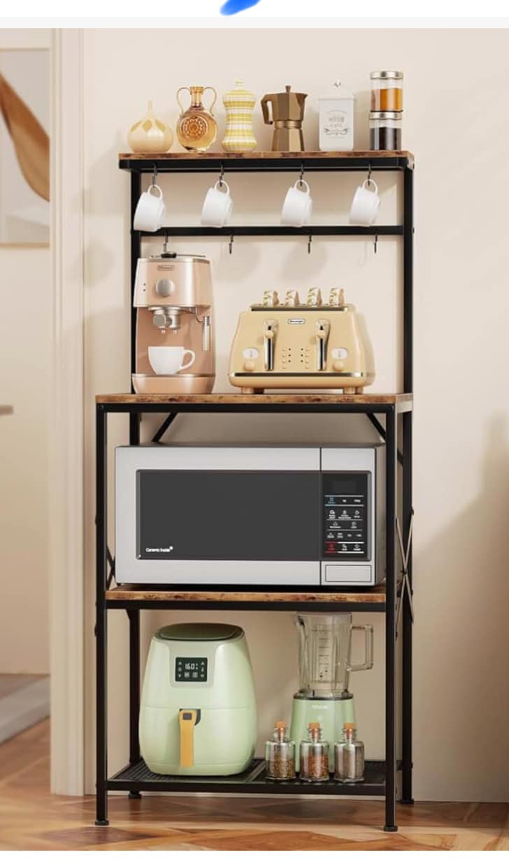 Kitchenette with microwave, air fryer & coffee maker - 238 Lakeview Dr