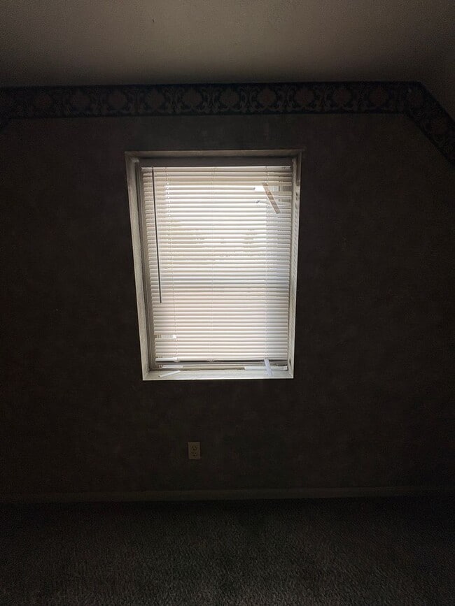 Building Photo - 933 S 4th St