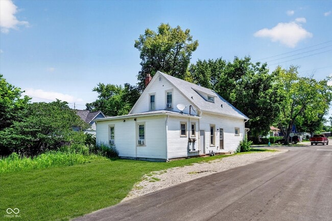 Building Photo - 100 N Muessing St