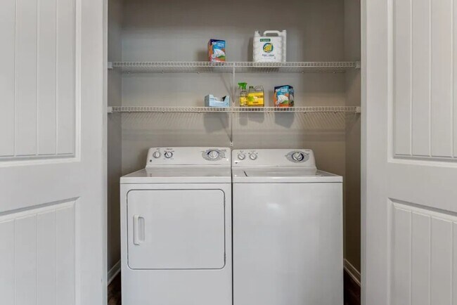 Building Photo - Elevated Comfort with Move-In Savings!