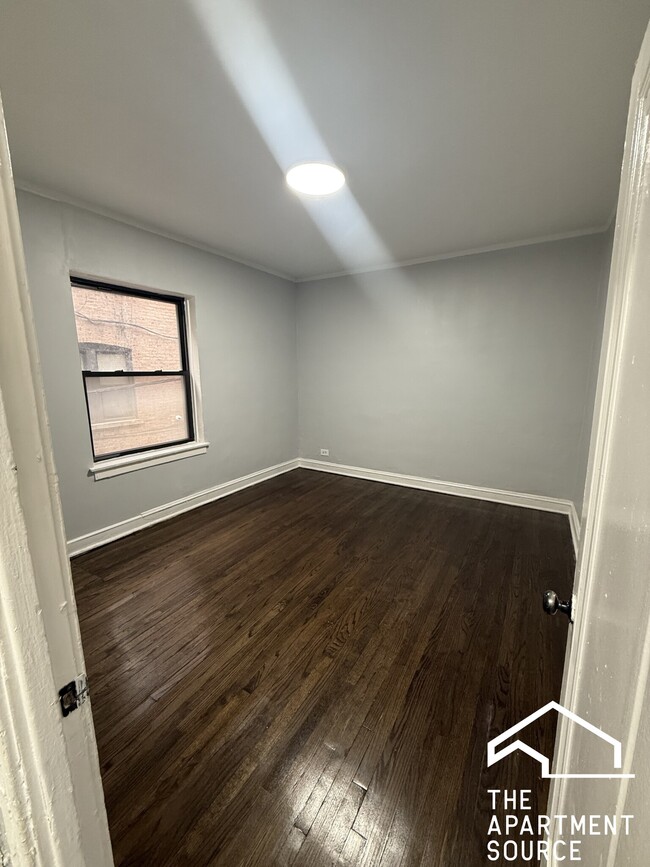 Building Photo - 5244 S Drexel Ave