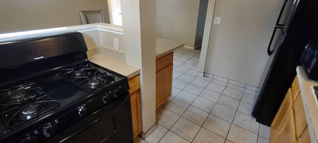 Building Photo - Quaint Provo Basement Apartment w lots of ...