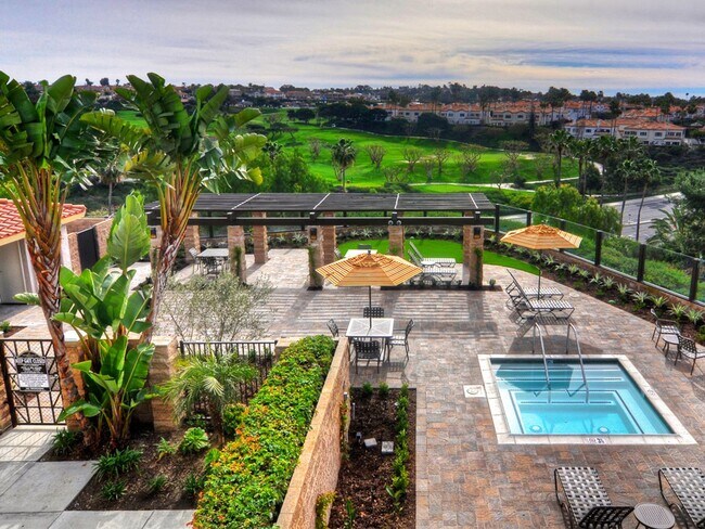 Building Photo - 2 Bedroom Dana Point Condo!
