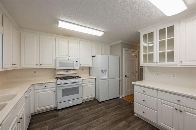 Building Photo - 4648 Calumet Cir NW