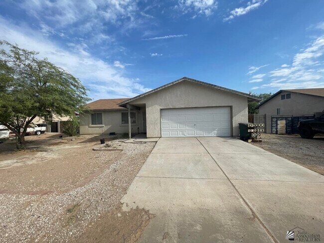 Primary Photo - 8840 E 38th Ln